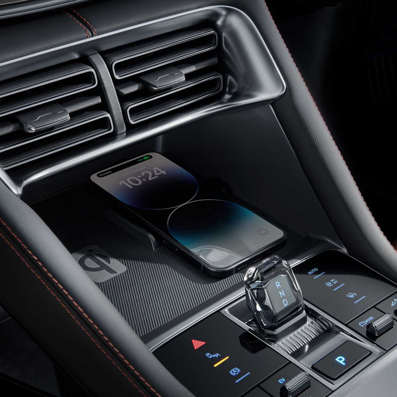 BYD SEAL U DM-i Wireless Charging