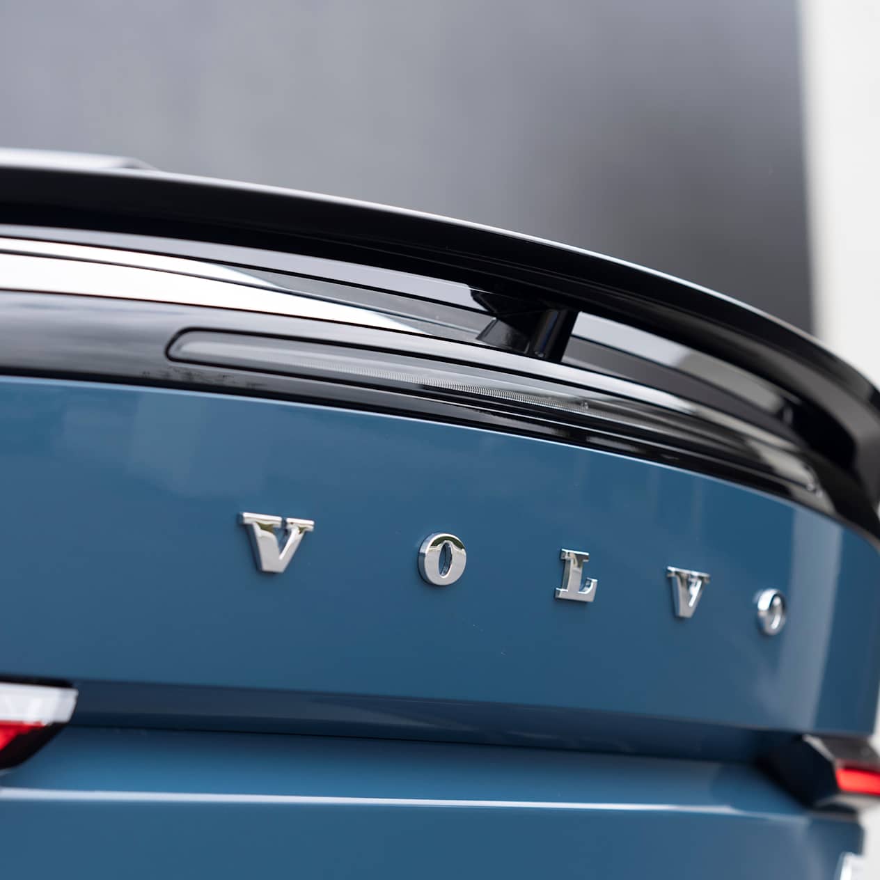Volvo EC40 In The Colour Fjord Blue