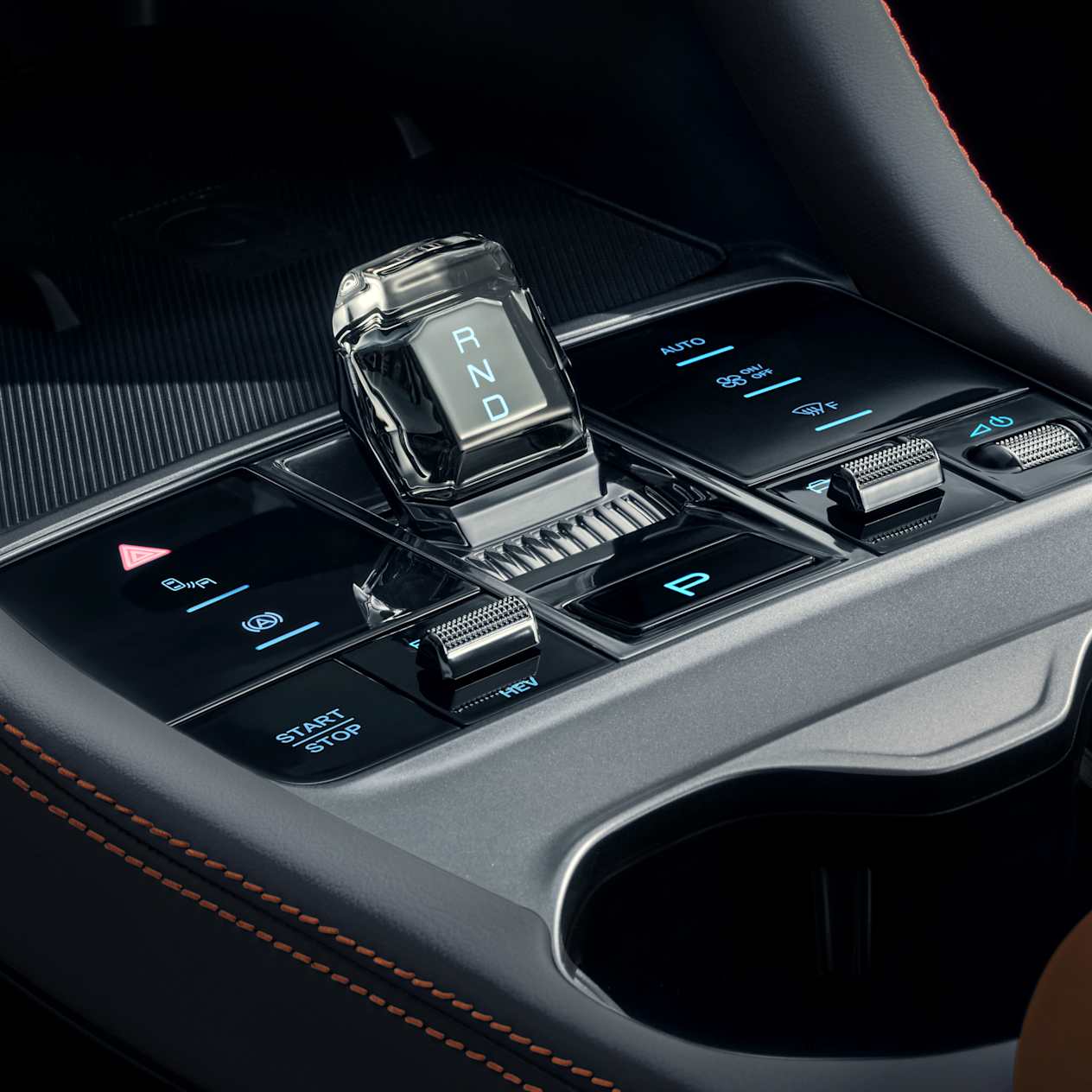BYD Seal U DM-i 2024 : détail console centrale