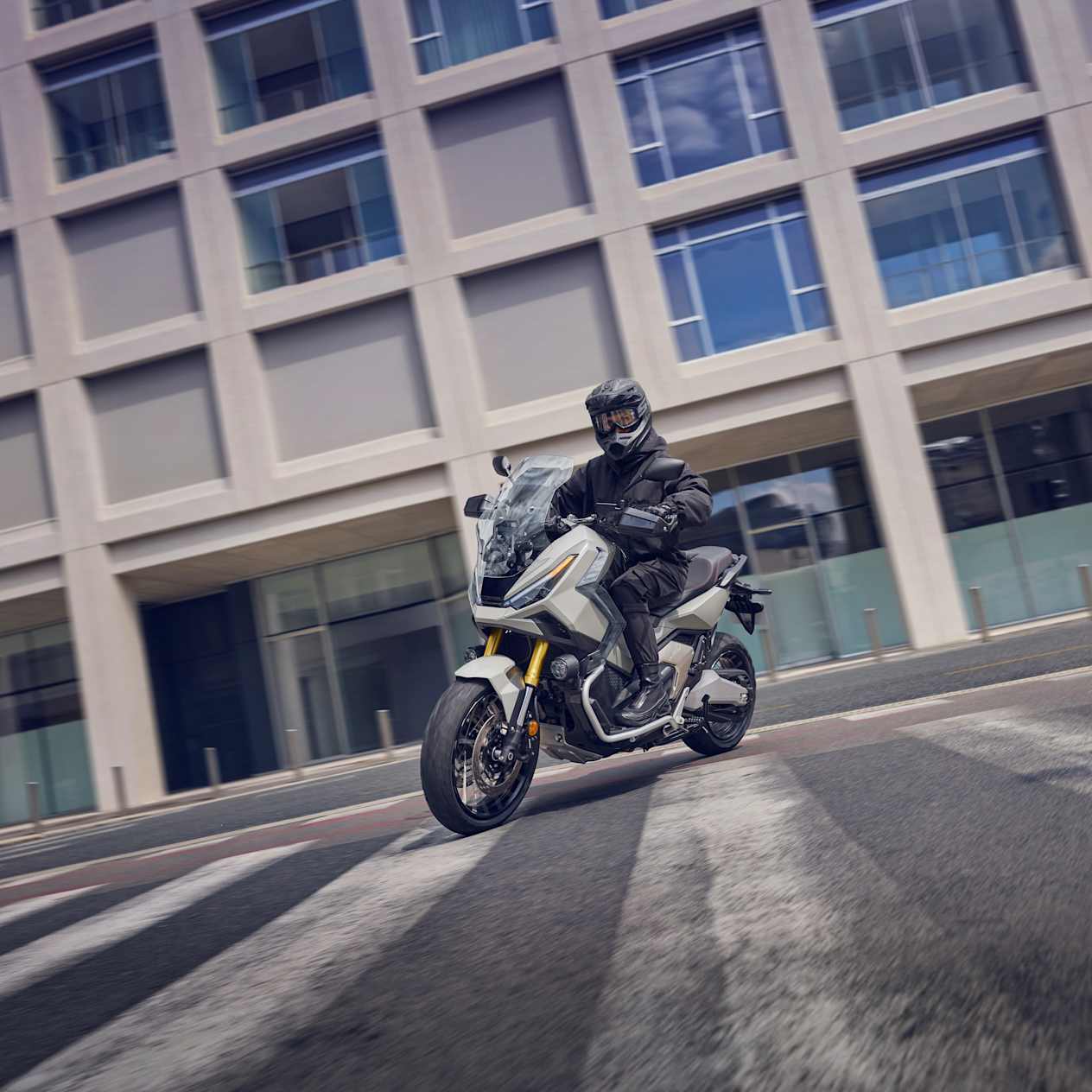 X-ADV 2025 : urbain
