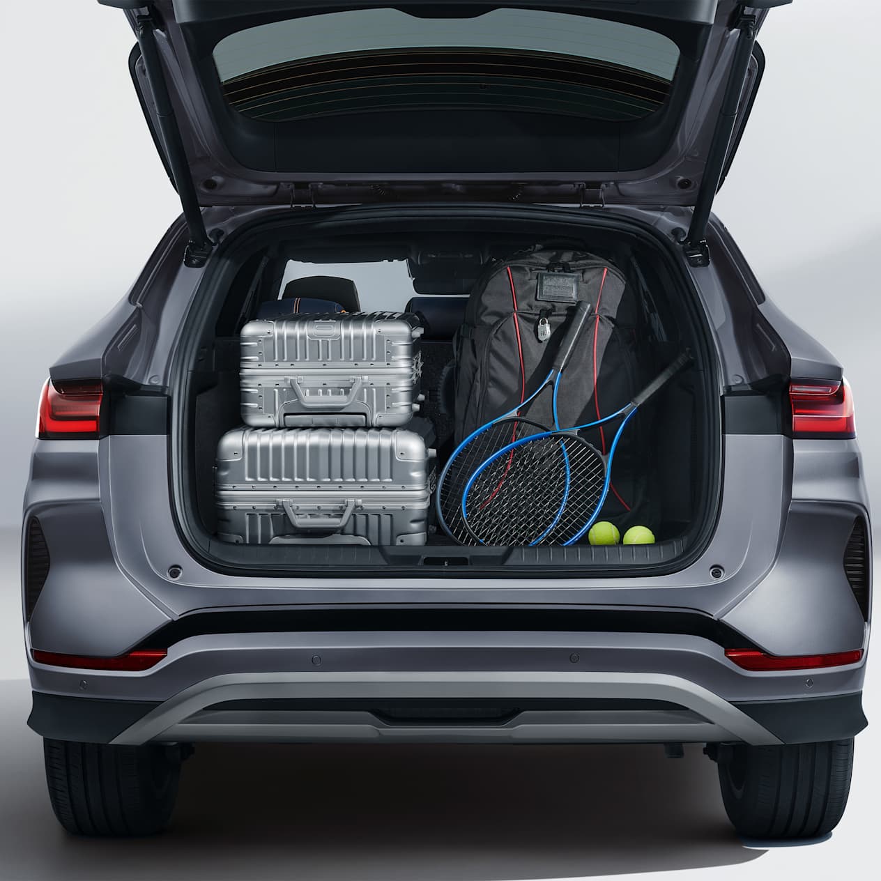 BYD SEAL U DM-i Large Interior Storage