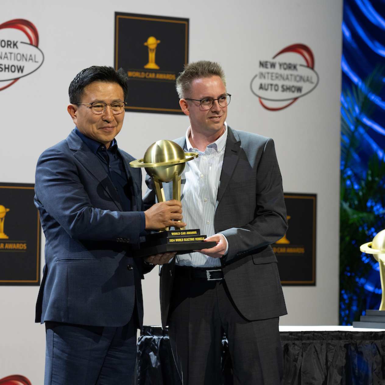 Kia EV9 wins double award