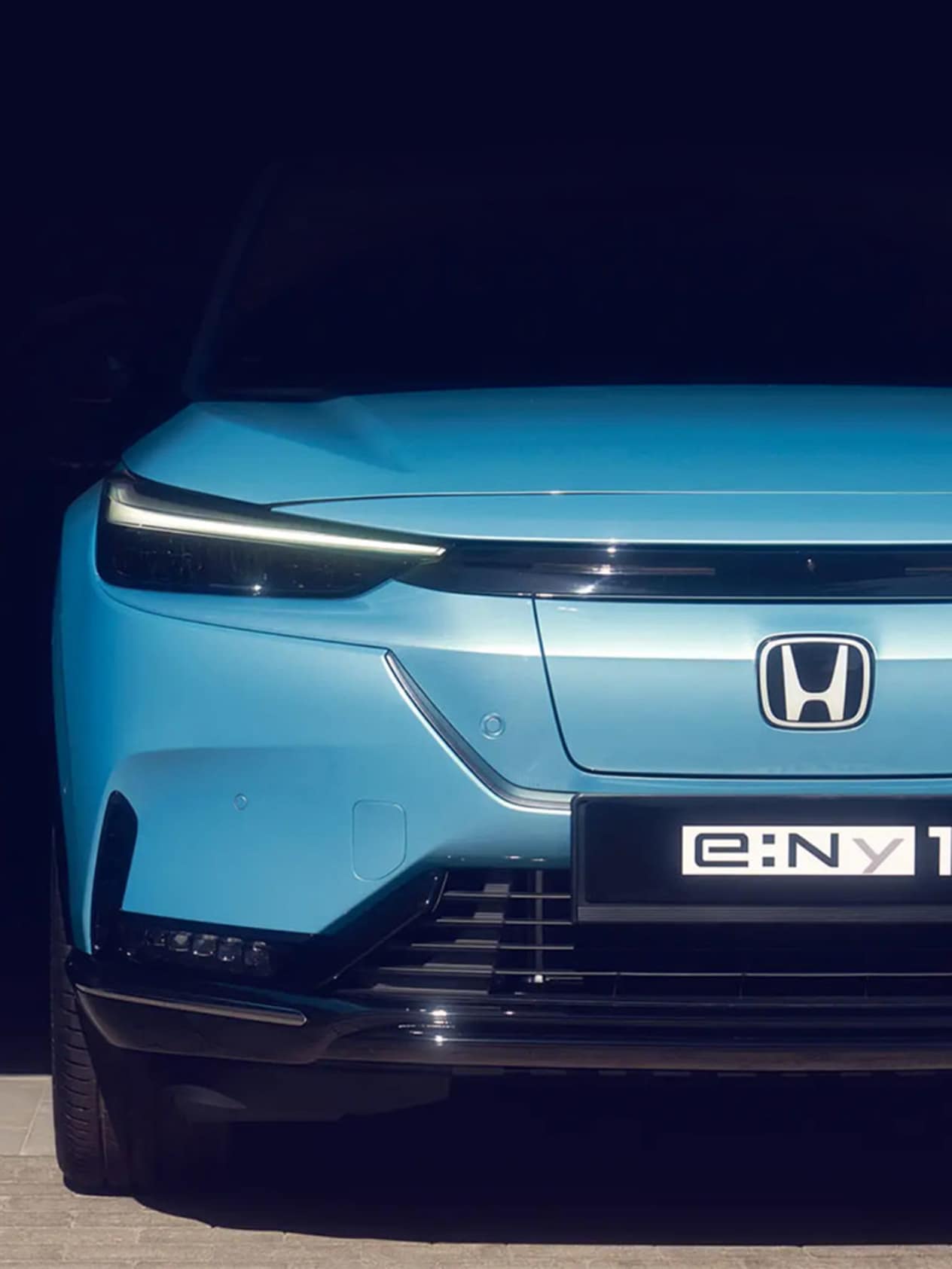 Front facing blue e:Ny1 