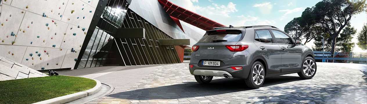 Kia Stonic 2021 : trois quarts arrière droit statique