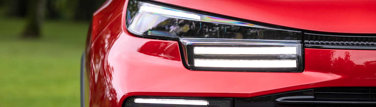 Citroën C4 2025 : détail phare avant