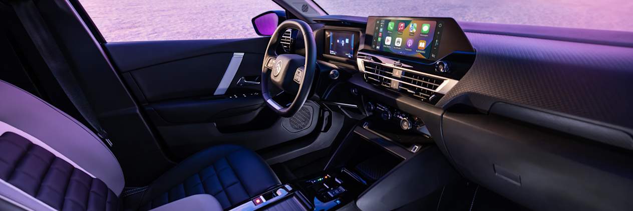 Citroën C4X 2025 : intérieur, planche de bord et écran tactile