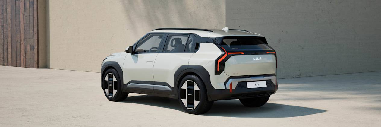 Kia EV3 2025 : trois quarts arrière gauche statique