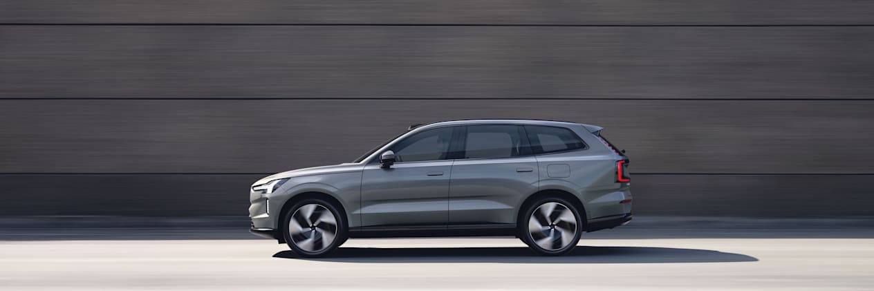 volvo ex90 side shot