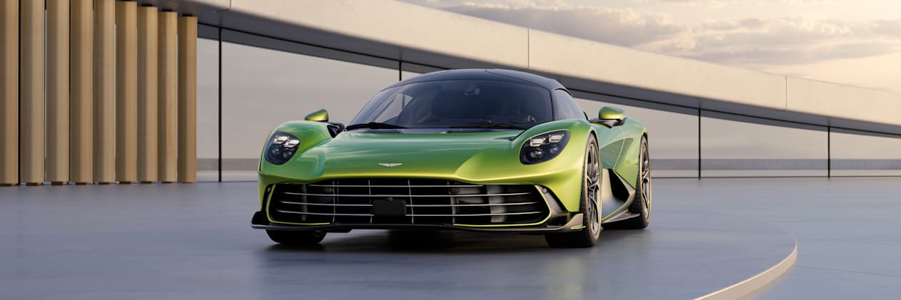 Aston Martin Valhalla 2025 : trois quarts avant gauche statique