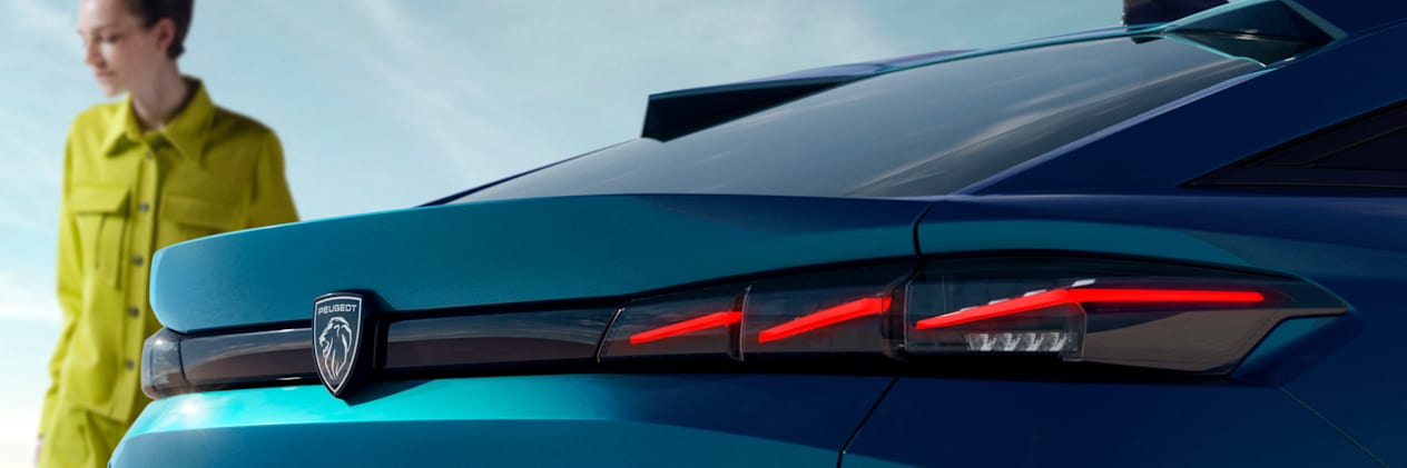 Nouvelle Peugeot 408 : Gros plan feu arrière droit