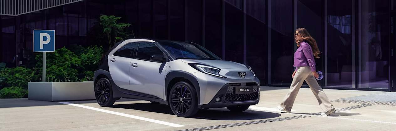 Toyota Aygo X JBL 2024 : trois quarts avant droit statique