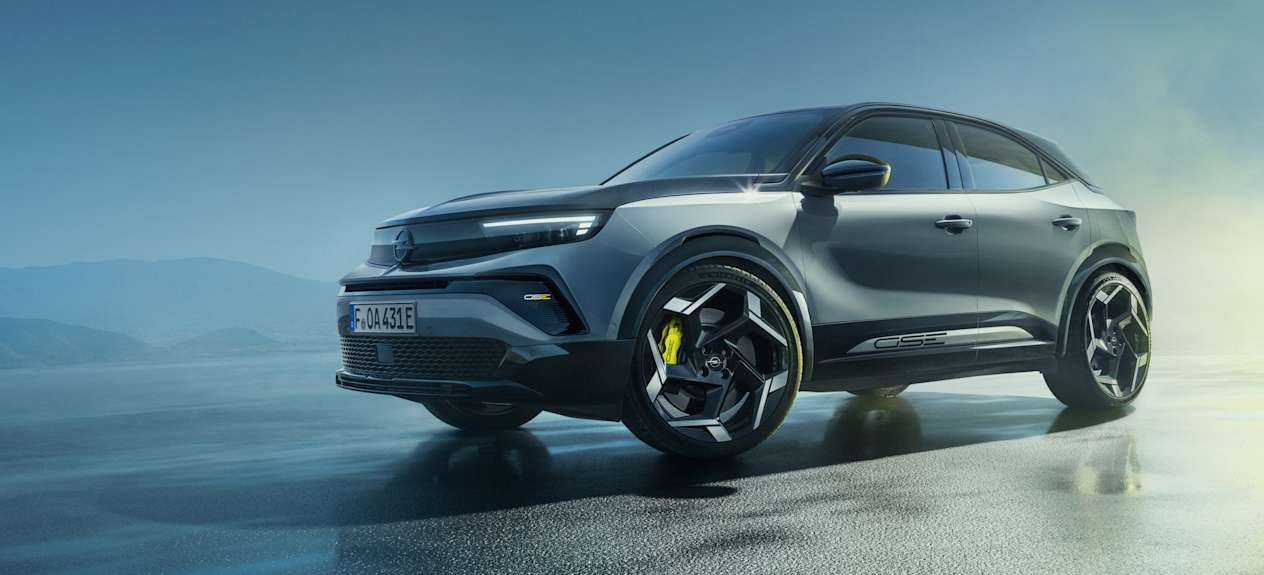 Opel Mokka GSe 2025 : trois quarts avant gauche statique
