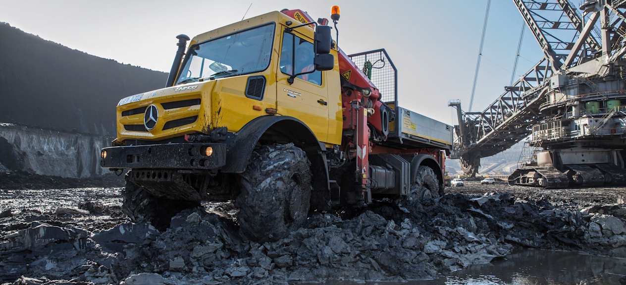 Mercedes Unimog dans la boue