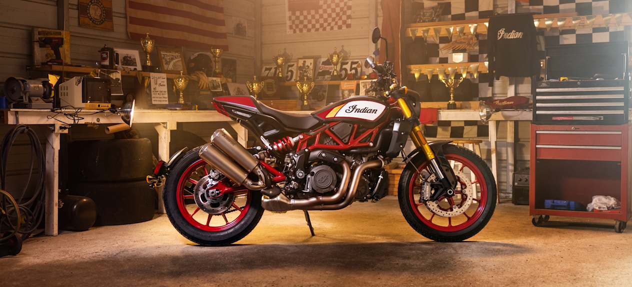 Indian FTR Championship Edition dans garage