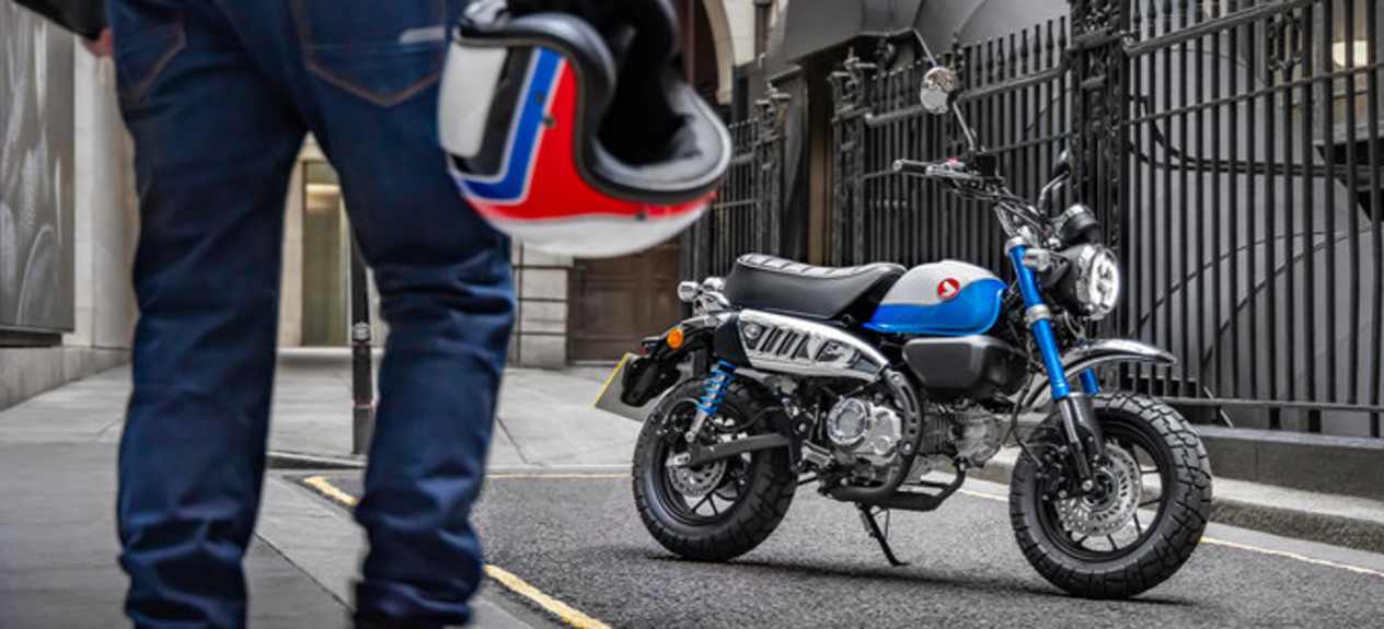 Honda Monkey et casque 