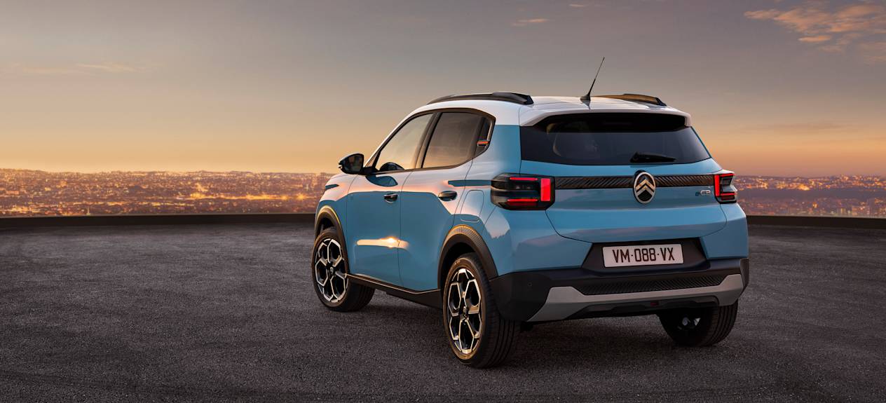 Citroën C3 2024 bleue : face arrière statique