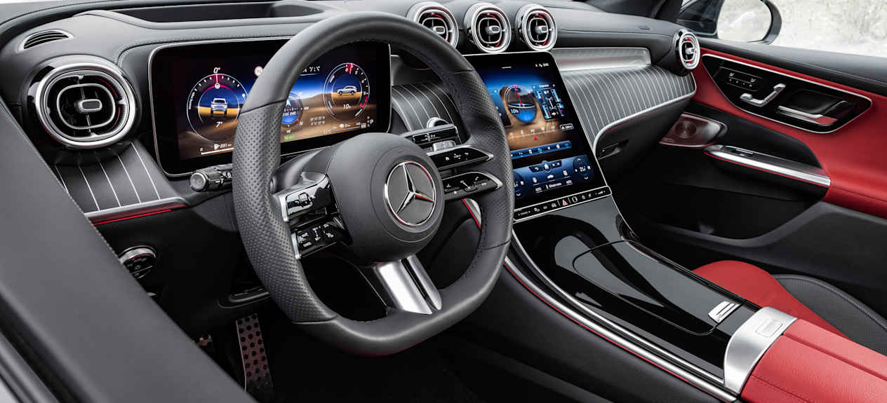 Mercedes-Benz GLC 2022 : Intérieur depuis fenêtre conducteur