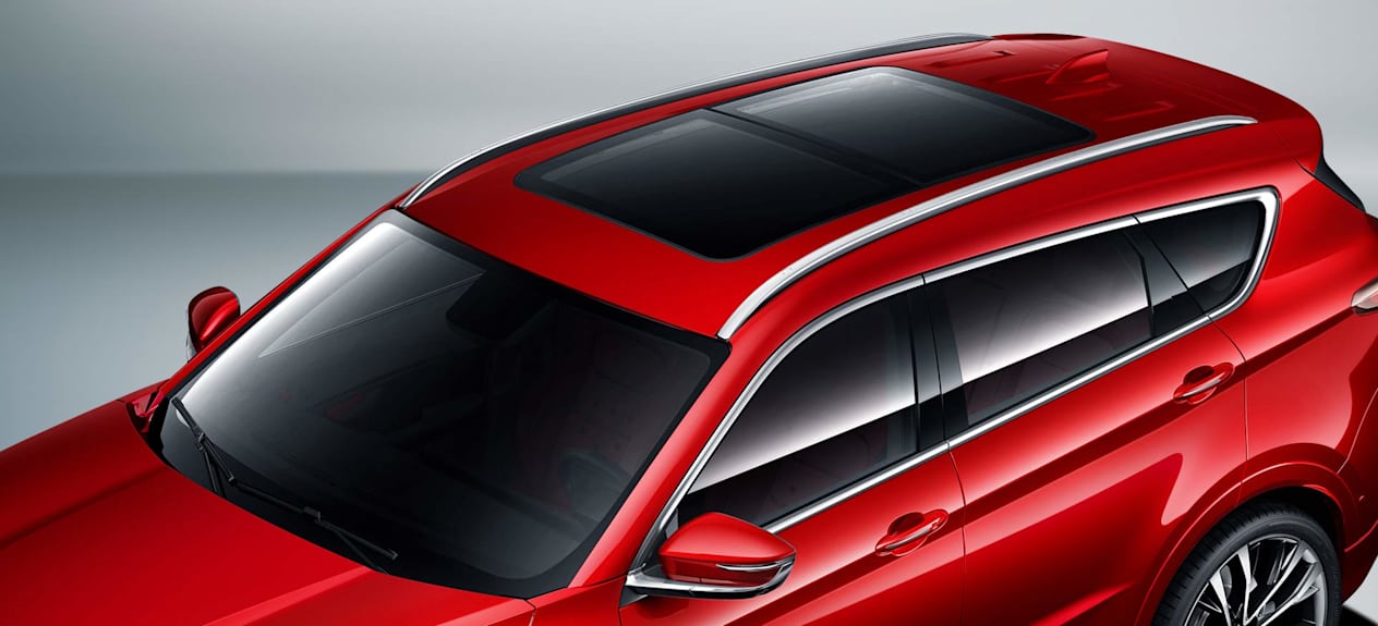 Exterior-Jetour X70 Plus Panoramic Sunroof 