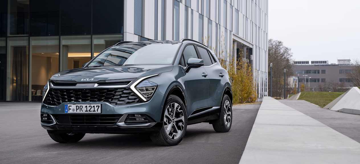 Kia Sportage hybride 2022 : trois quarts avant gauche statique