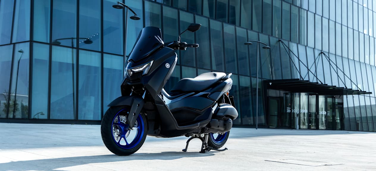 Yamaha NMAX 125 2025 : trois quarts avant gauche statique