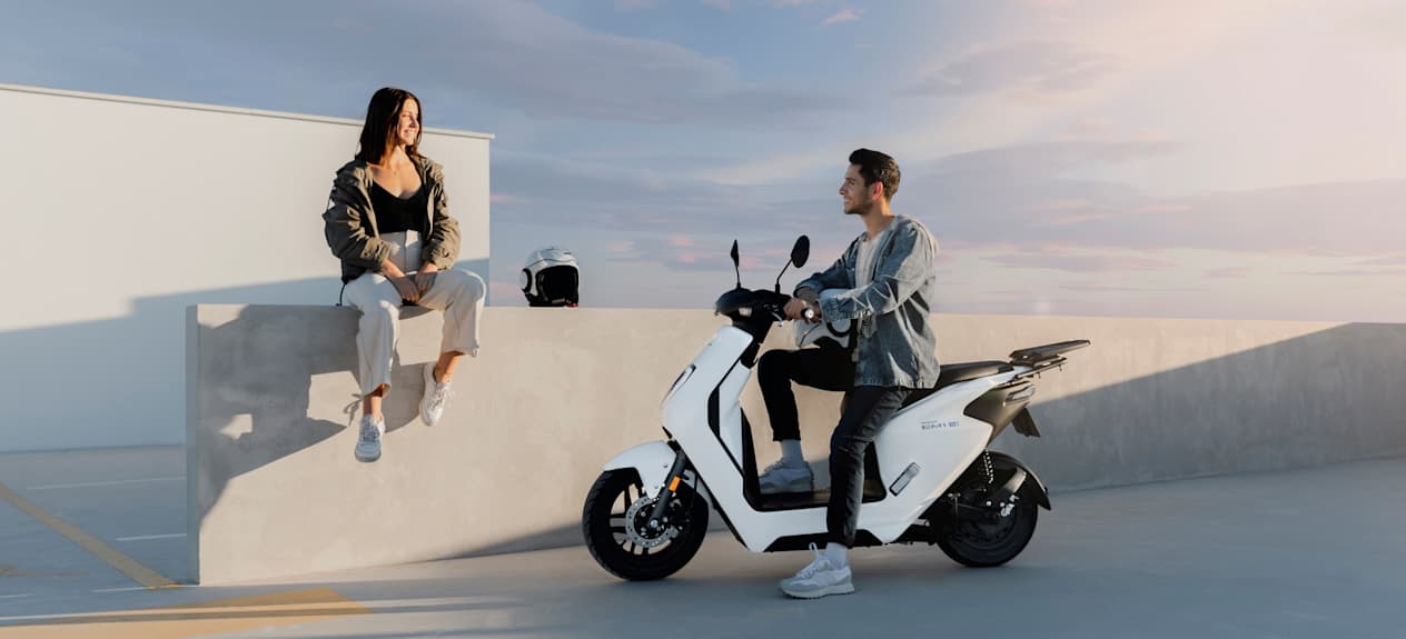 Honda EM1 e 2023 : avec jeune couple
