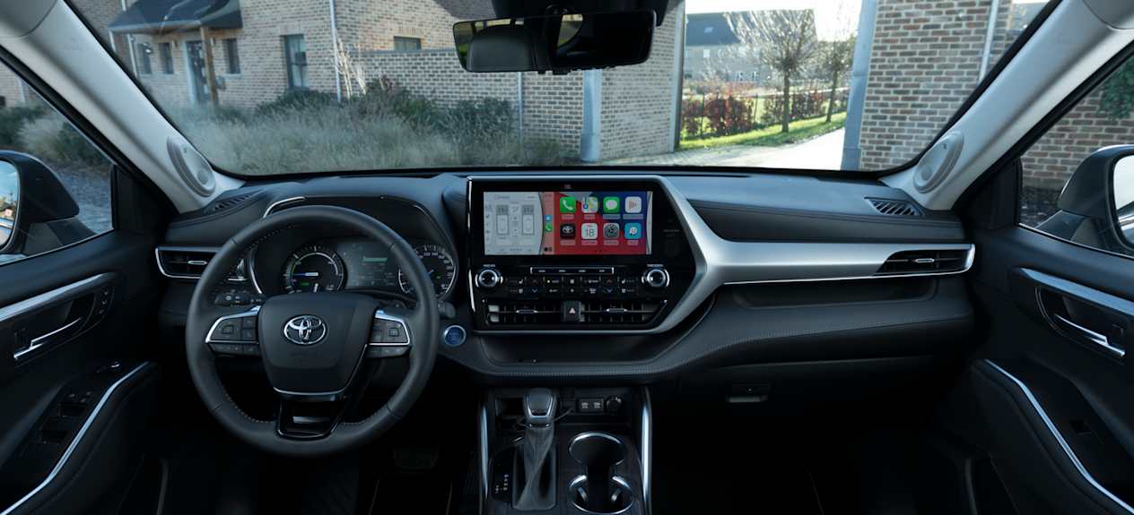 Toyota Highlander 2021 : intérieur, planche de bord et écran tactile