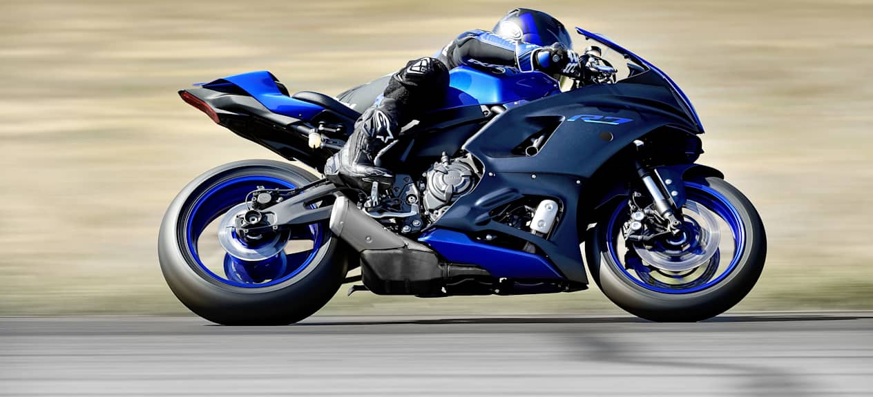Yamaha R7 profil incliné