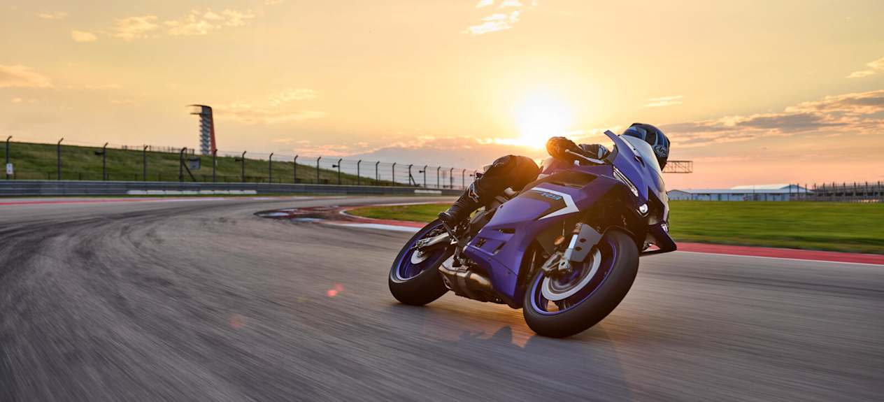 Yamaha R9 2025 : virage piste