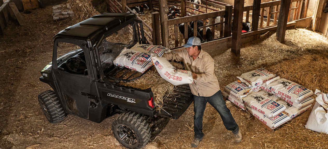 Polaris Ranger 570 2023 : chargement de la benne