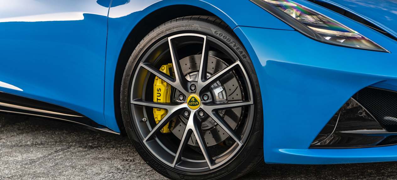 Lotus Emira : jantes et étriers jaune