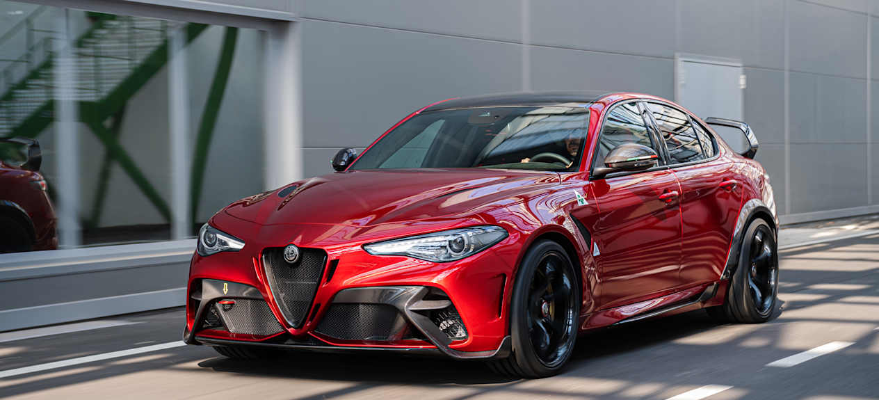 Trois quart avant Alfa Romeo GTAm