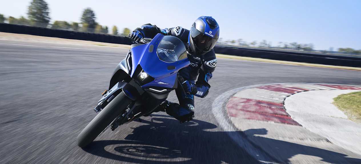 Yamaha R125 2023 virage vue avant