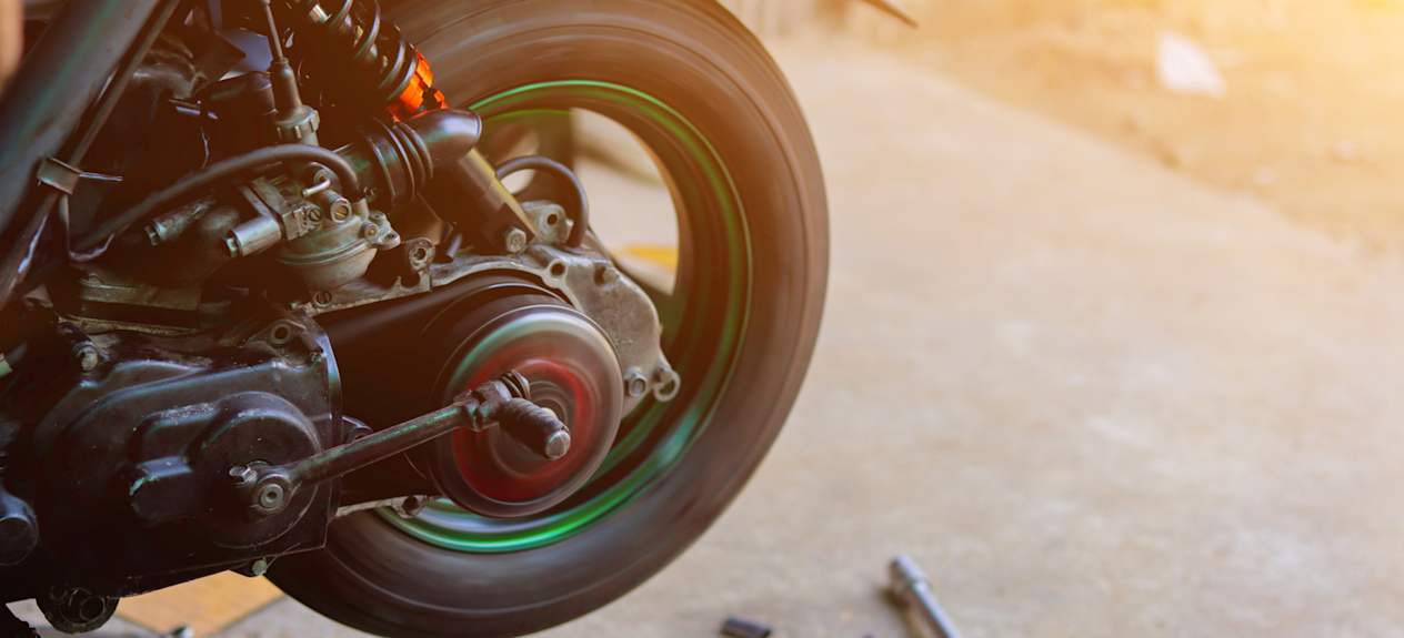 Entretien moto pneu
