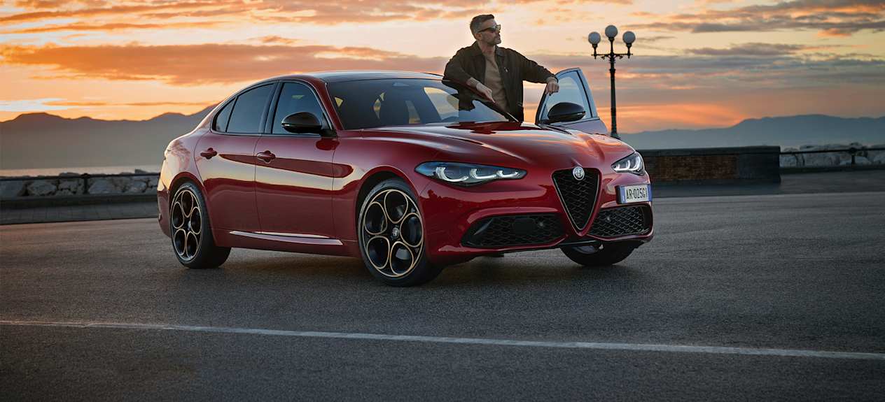 Giulia-Intensa lifestyle with man