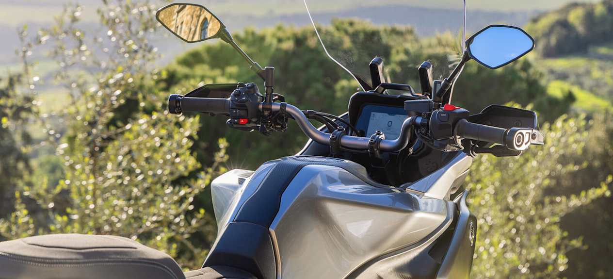 Yamaha Tracer 7 : poste de pilotage