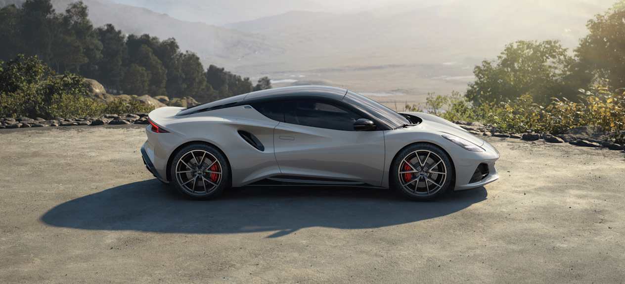 Lotus Emira 2025 profil