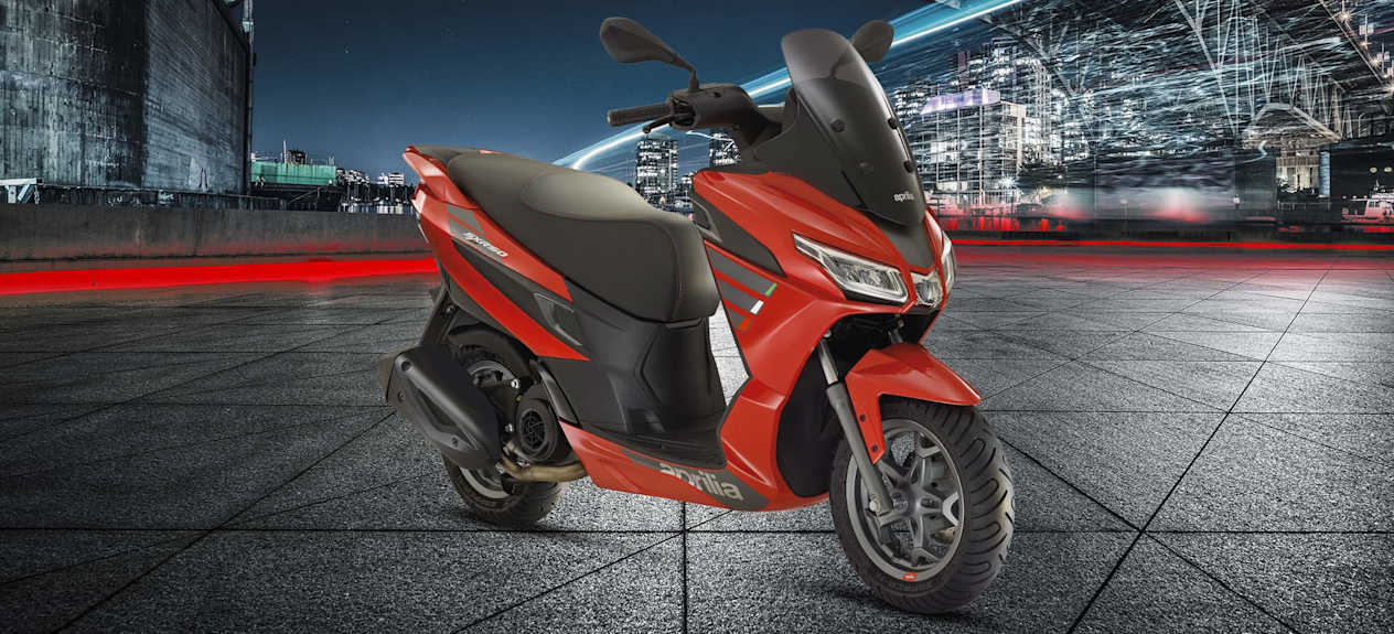 Aprilia SXR 50 : Trois quart avant