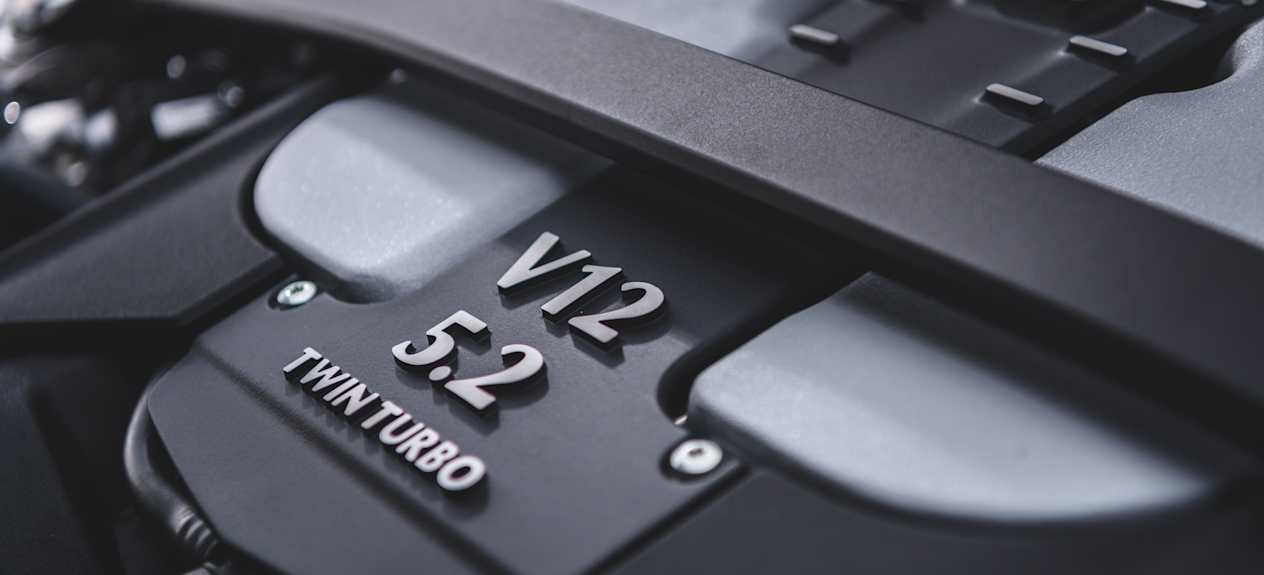 Aston Martin DBS : Moteur V12