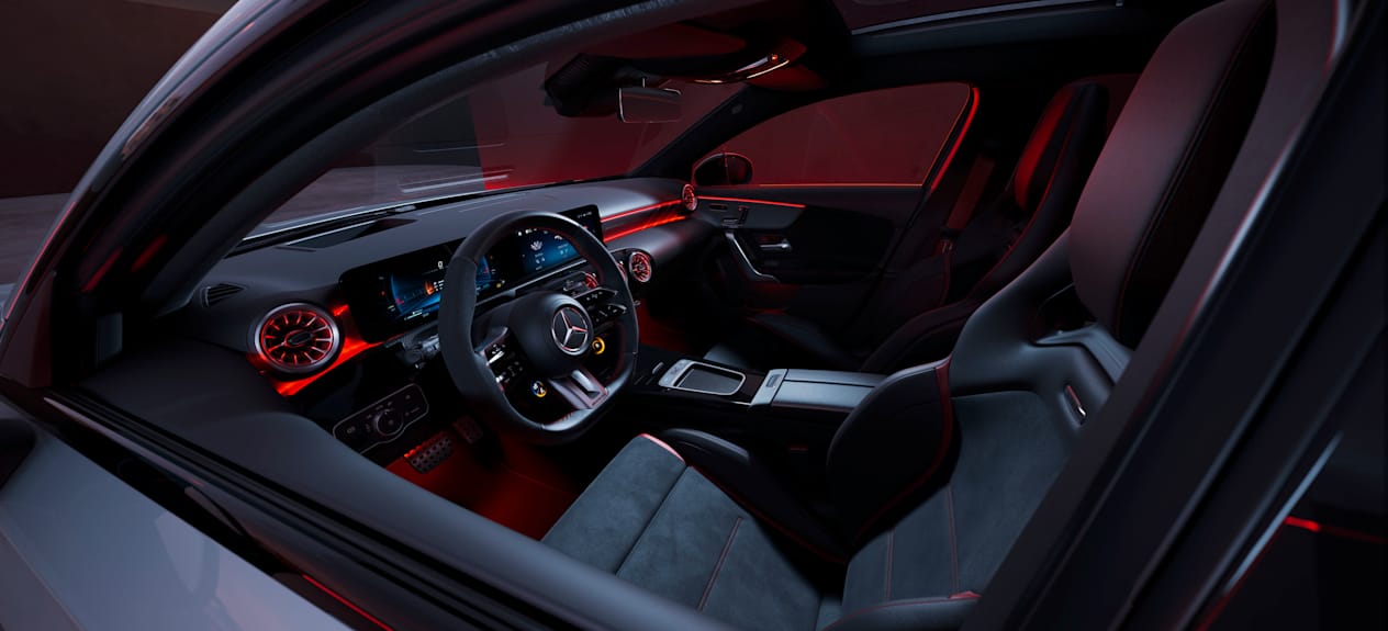 Classe A Mercedes-AMG A 35 2023 : intérieur de l'habitacle