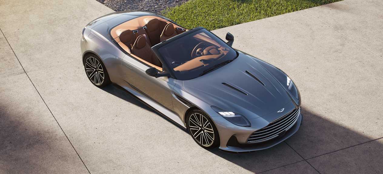 Aston Martin DB12 Volante vue avant plongée