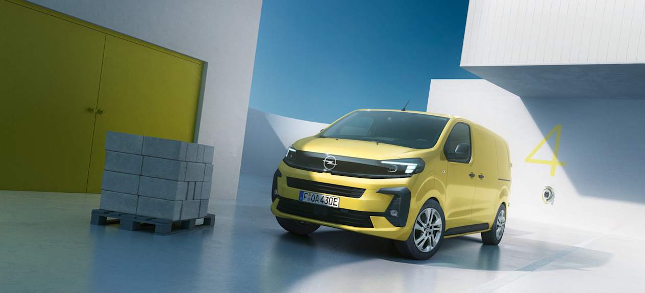 Opel Vivaro 2024 : trois quarts avant gauche statique