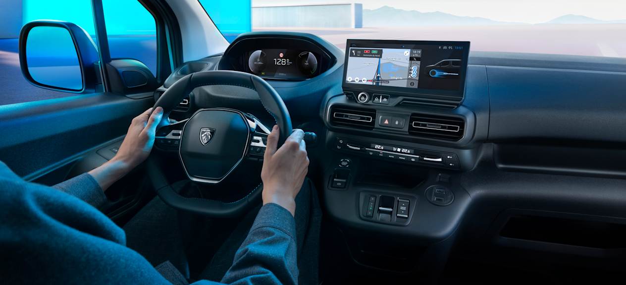 Peugeot Partner 2024 : intérieur poste de conduite