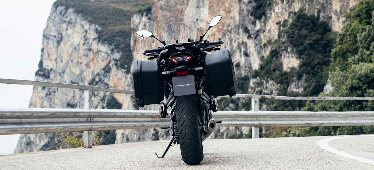 Yamaha Tracer 7 GT 2023 : face arrière statique