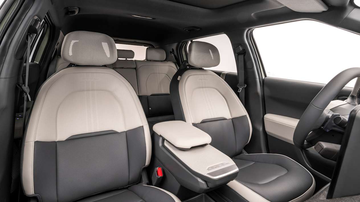 Kia EV3 2025 : sièges avant