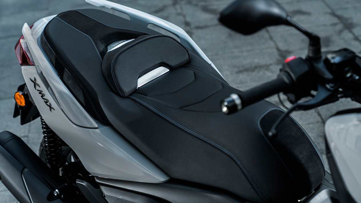 Yamaha XMAX 125 Tech Max+ 2025 : détail selle chauffante