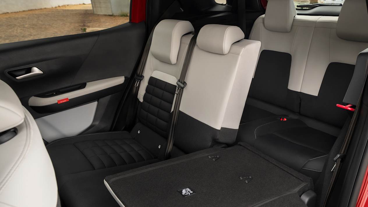 Citroën C3 Aircross 2024 : détail banquette rabattue sur 1/3
