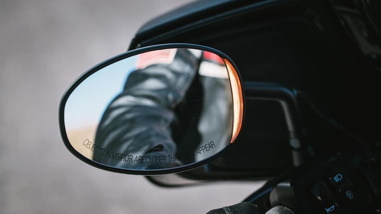 Indian Chieftain Powerplus Dark Horse 2025 : détail rétroviseur