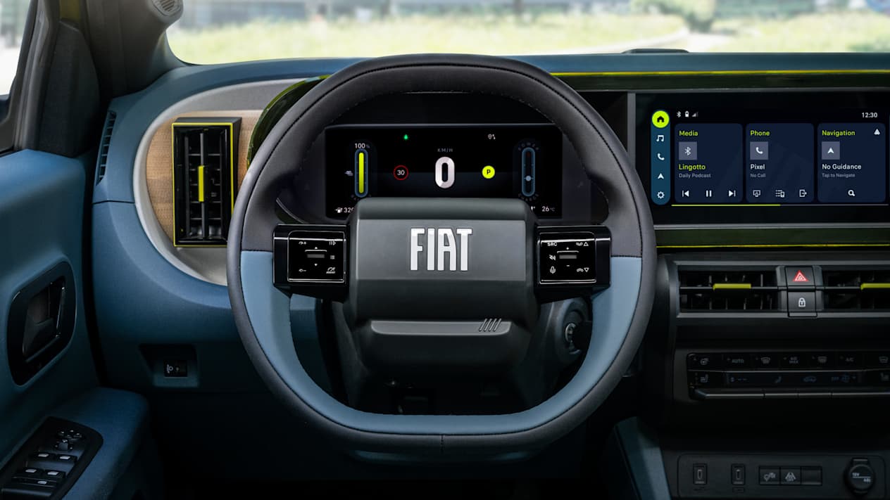 Fiat Grande Panda 2024 : détail volant et écran compteurs