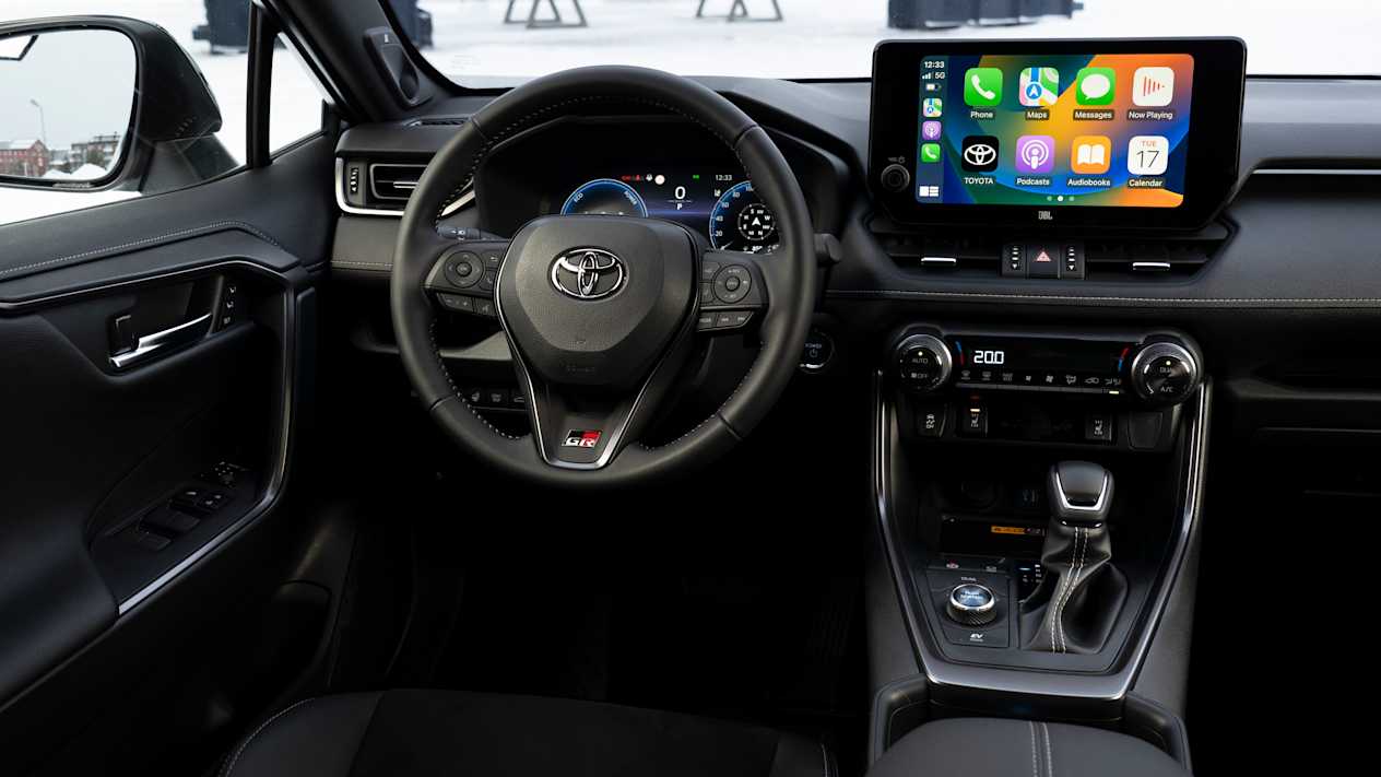 Toyota RAV4 GR Sport 2023 : intérieur