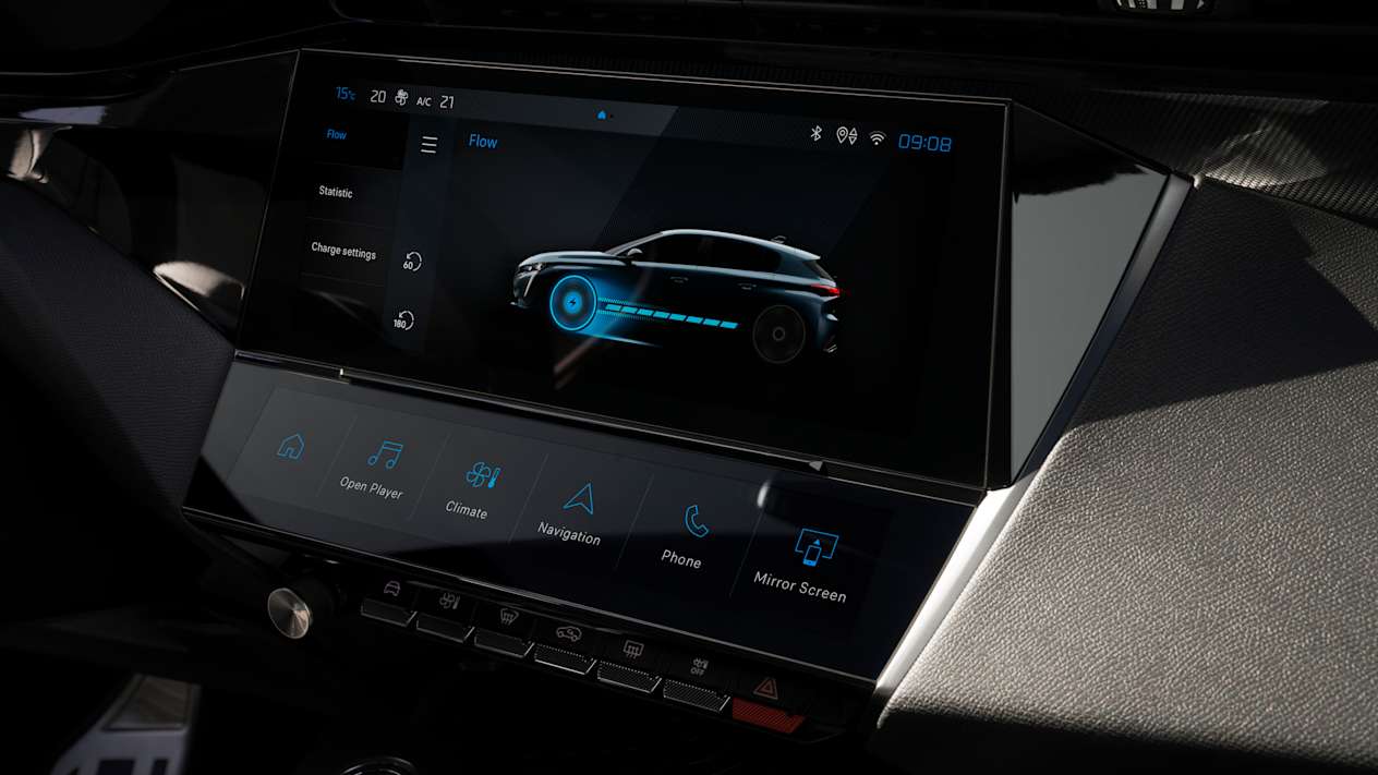 Peugeot 308 SW 2023 : version électrique détail écran tactile